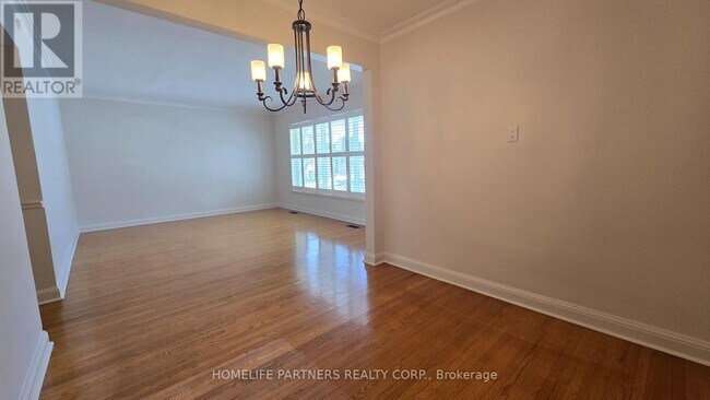 Photo - 3 Ridge Point Crescent