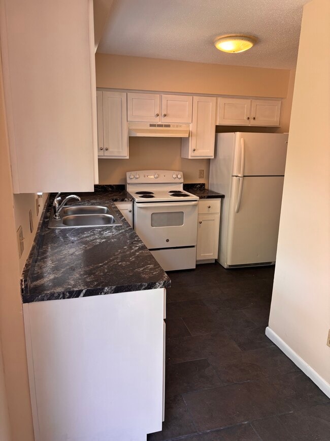 Photo - 1611 E Trinity Blvd