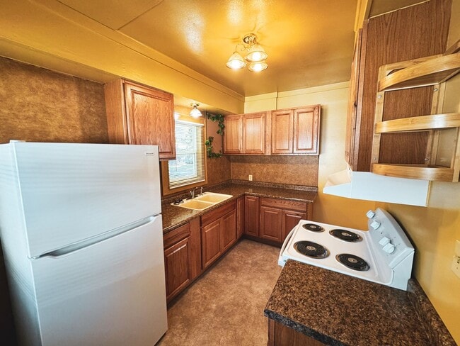 Photo - 2718 Commercial Ave Unit 2718 Commercial Ave #1