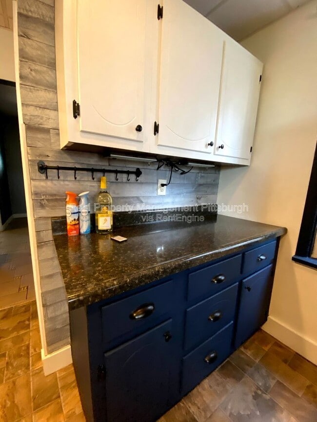 Photo - 1808 Pioneer Ave