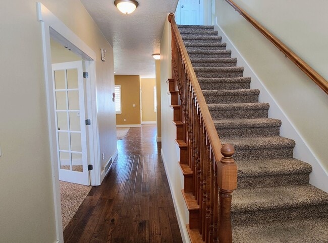 Photo - Beautiful 4 Bd 2.5 Bath Home in Sandy