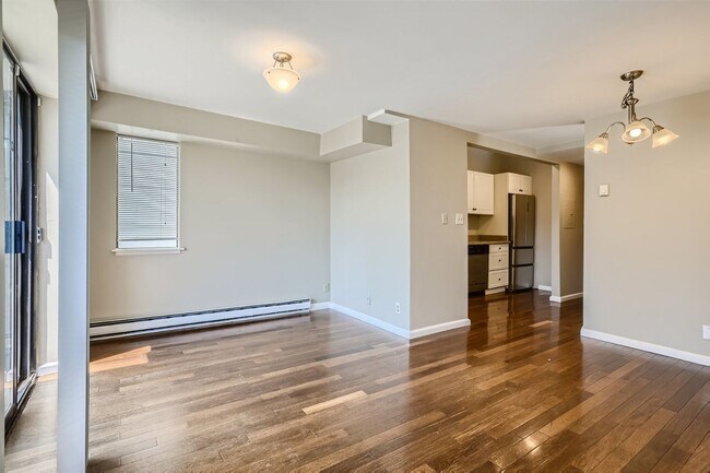 2312 E Denny Way