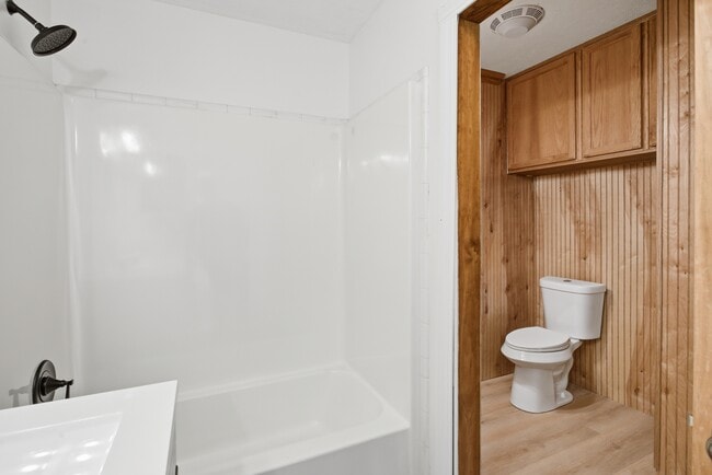 Photo - 35942 Vinewood St