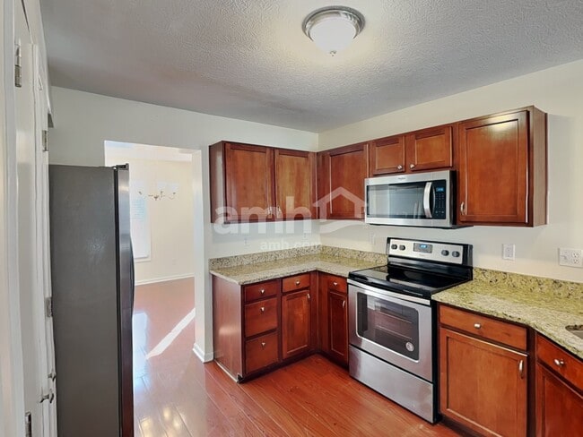 Photo - 1961 Creekview Dr