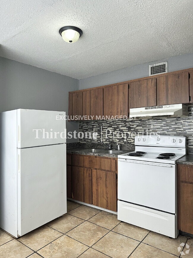 Building Photo - 1819 W 6th St Unit 1 Rental