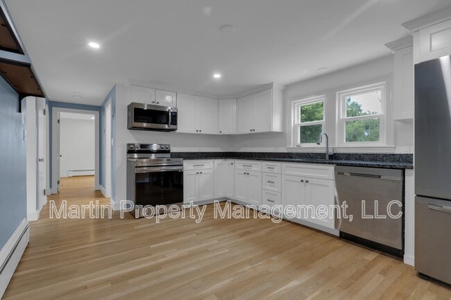 Building Photo - 104 Mishawum Rd