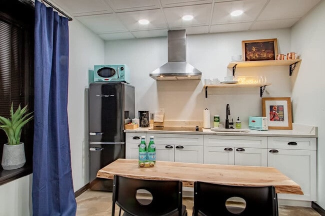 Photo - 1020 16th St NW Unidad ID1037722P