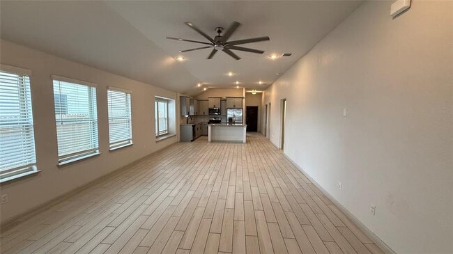125 Woods Edge Ln