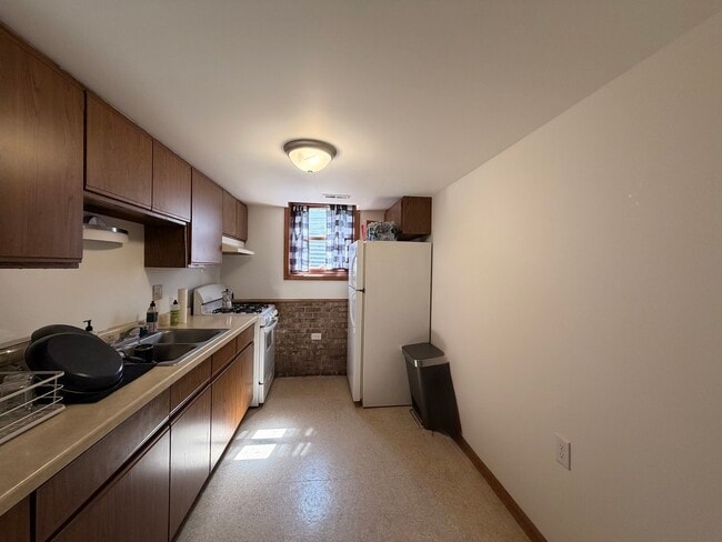 Photo - 227 W Locust St