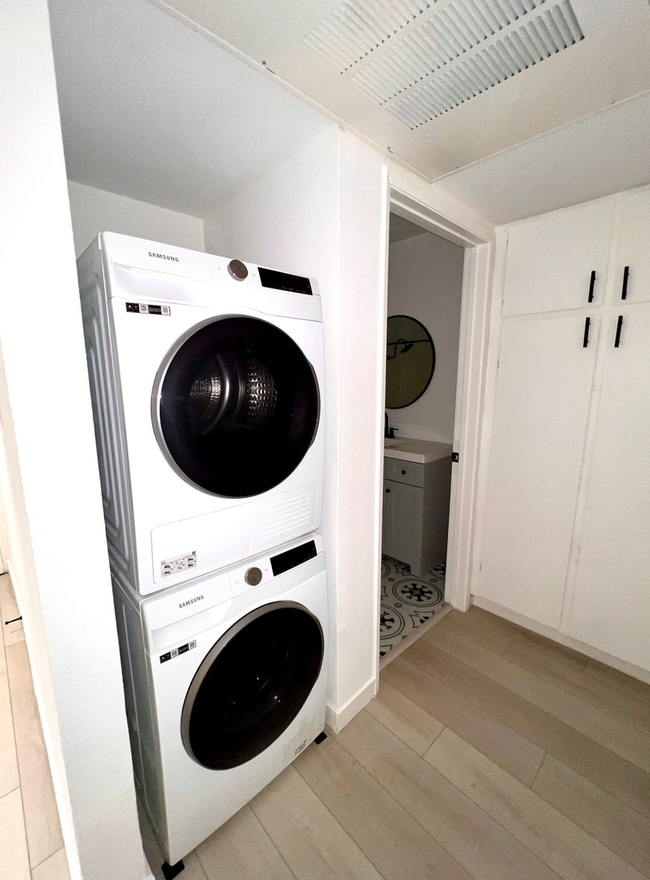 Photo - Modern 1-Bedroom Apartment in Gated Van Nuys Community – Fully Remodeled! Unit 3