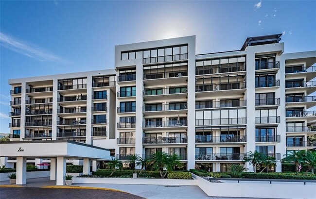 Building Photo - 6 Belleview Blvd Unit 306