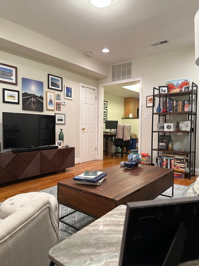 Photo - 213 19th St NE Unit 4