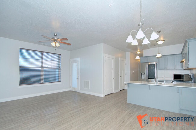 Photo - 34 W Silver Springs Dr