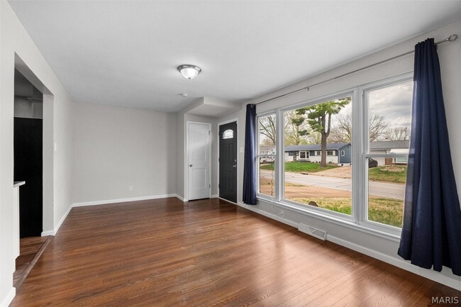 Photo - 526 Lynn Haven Ln