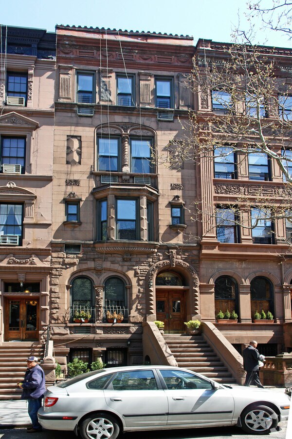 Photo - 49 W 84th St