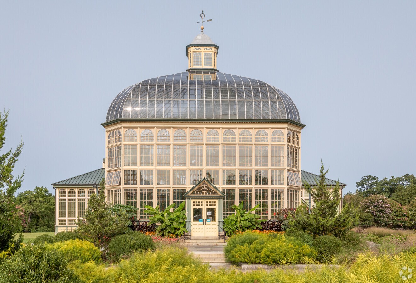 Photo - Esplanade Apartments