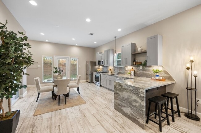 Building Photo - 317 E 35th St