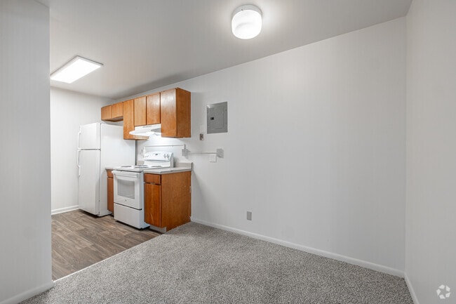 The Glen 2BR, 1BA - 705SF - Dining Room