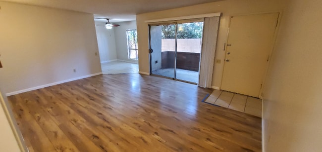 Photo - 2213 Voorhees Ave Unidad 102