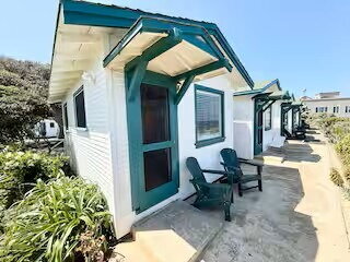 Photo - For Lease Furnished - Cliffside Beach Cottage with Panoramic Ocean Views – Ocean Beach Unidad 17
