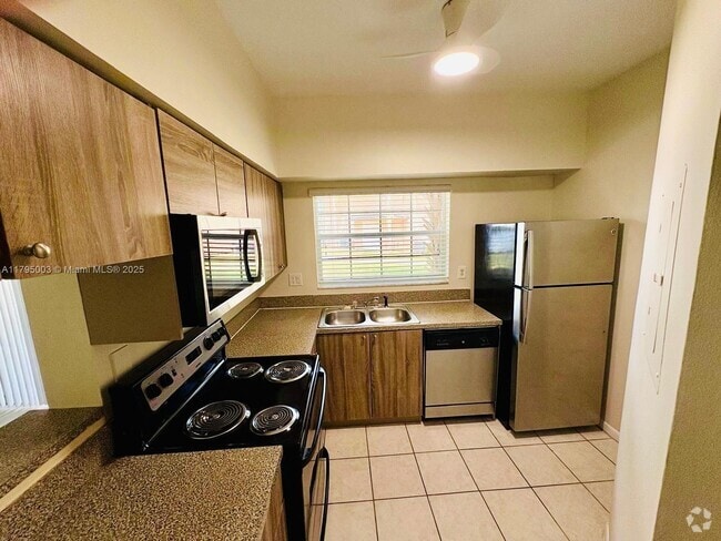 Building Photo - 2061 NW 96th Ter Rental