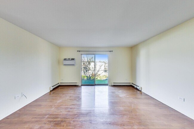 Photo - 205 W Miner St Unit 202