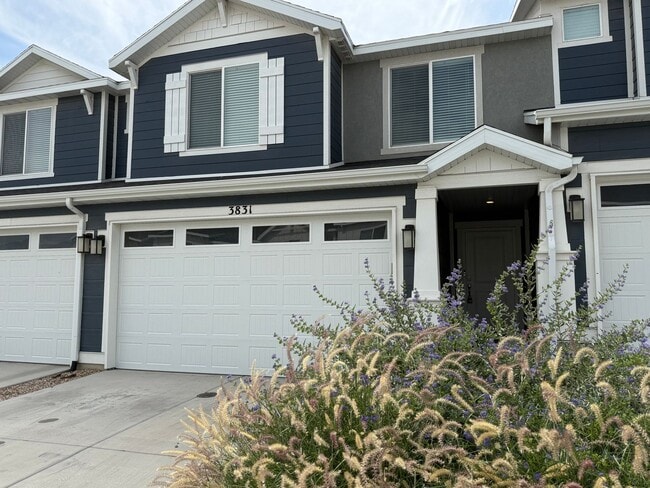 Photo - Beautifully Updated 4-Bedroom Townhome in ...