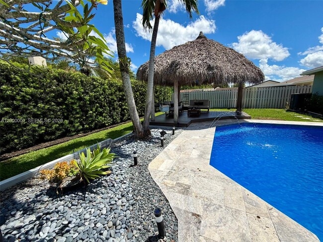 Building Photo - 5704 SW 116th Ave