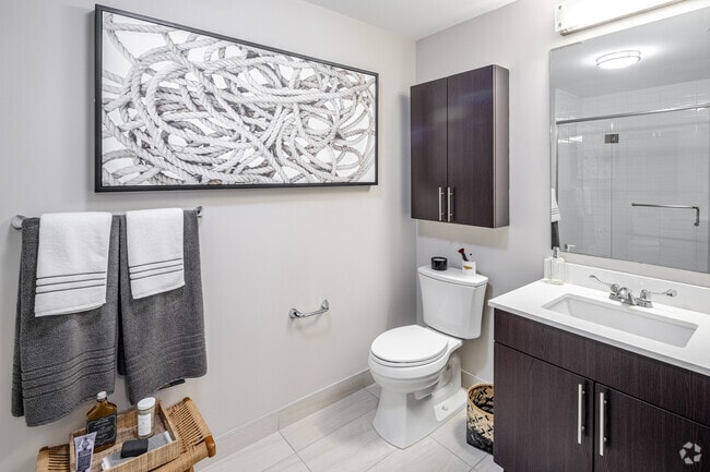 330 Angelo Cifelli Dr - 1BR, 1BA - 680SF - Bathroom