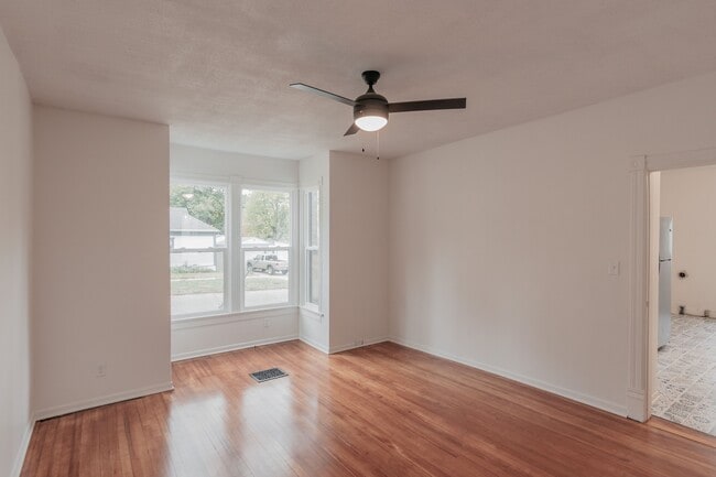 Photo - 245 S 28th St