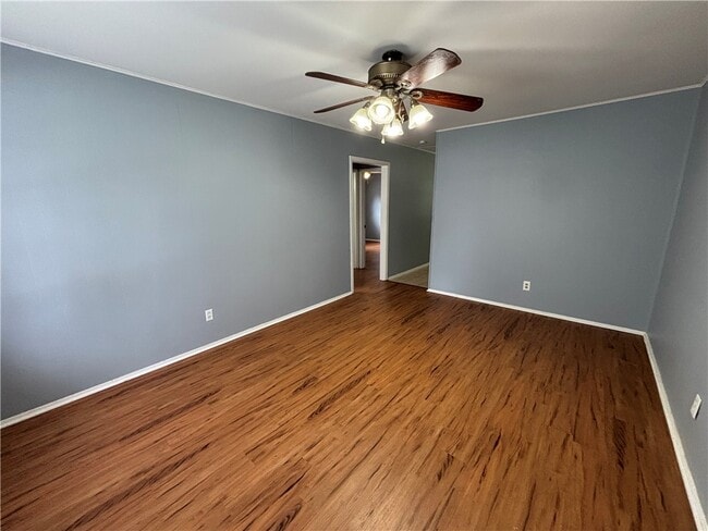 Photo - 8831 Country Club Dr