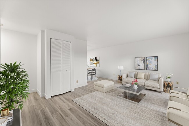 Photo - 37TH Park Apartments Unit 10