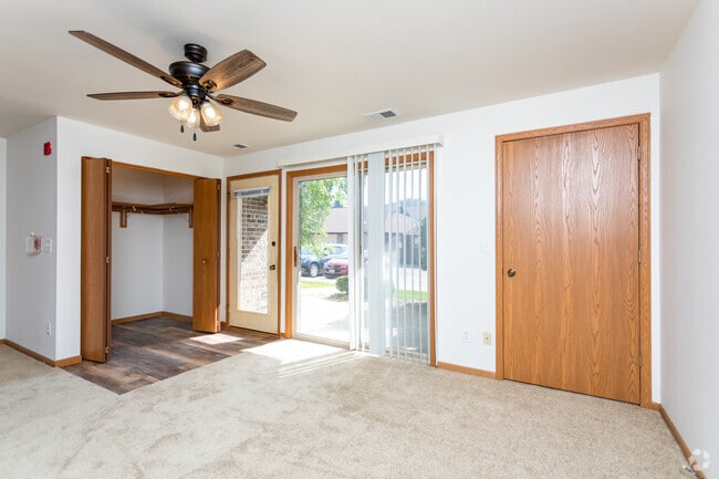 2BR, 2BA - Lower - Villa Rae Apartments