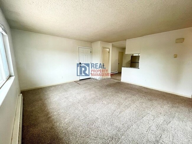 Photo - 2028 Friendship Pl