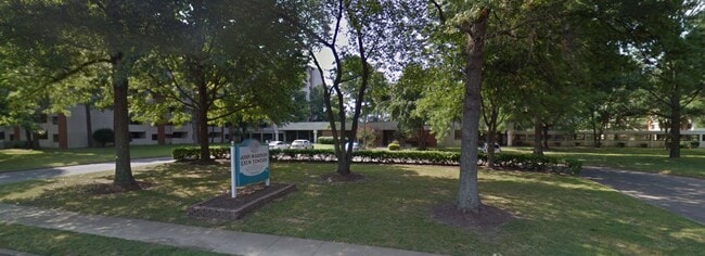Building Photo - 3155 Sharpe Ave Unit #3155