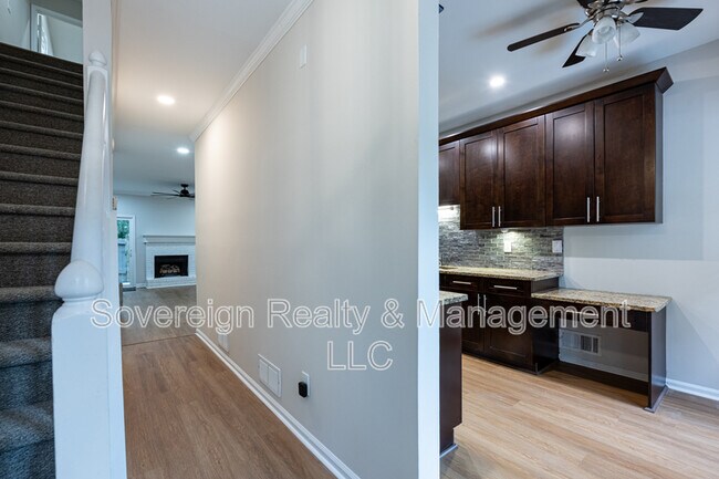 Photo - 3994 Elm St