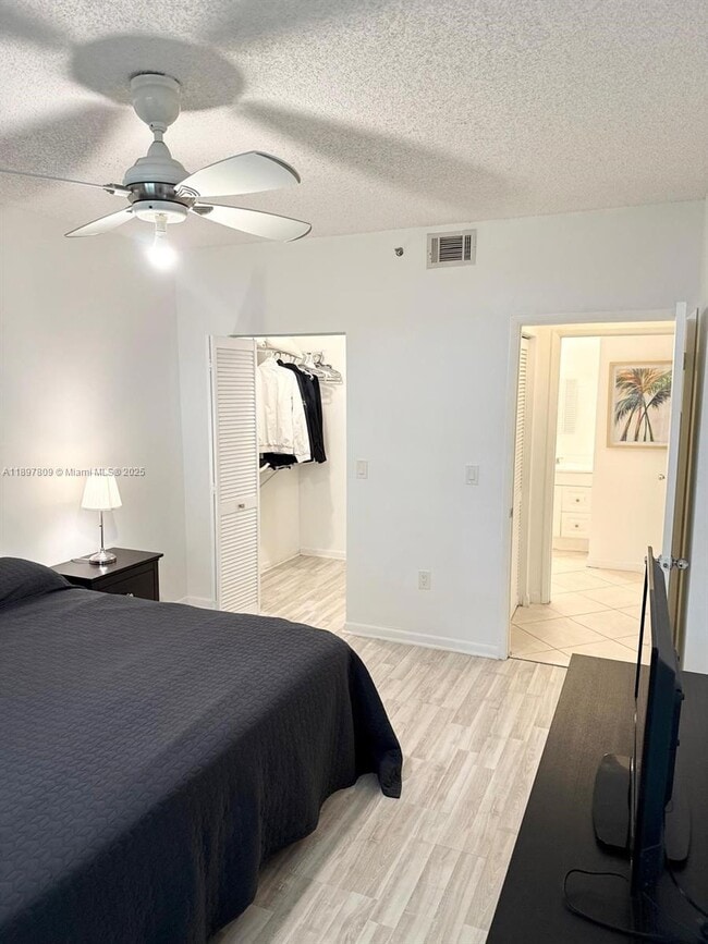 Photo - 19501 E Country Club Dr Unit 9104