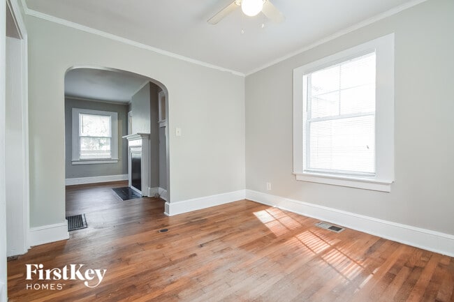 Photo - 1370 Westboro Dr SW