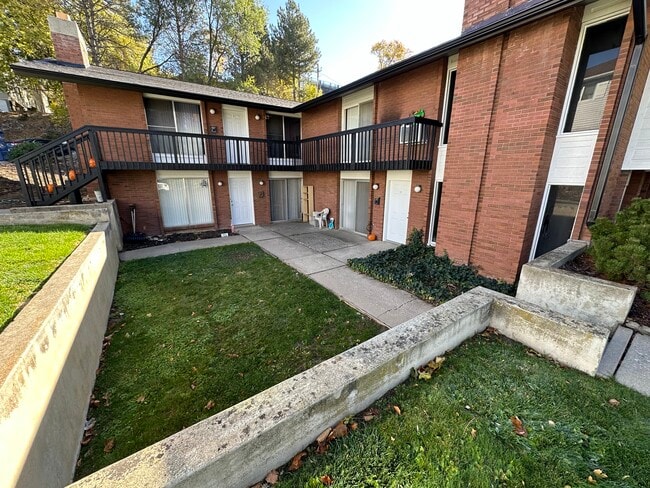 Photo - Pinnacle Apartments