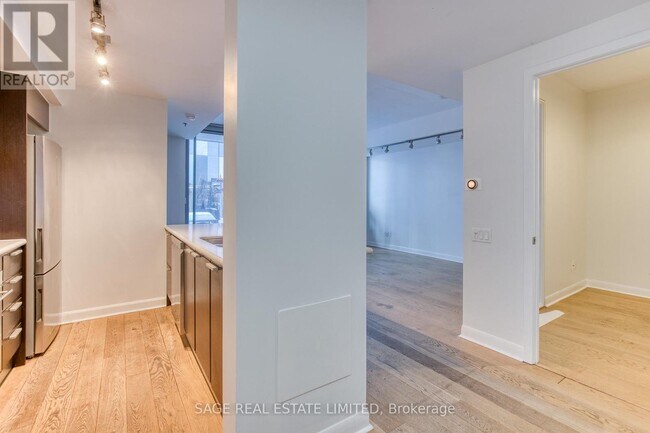 Photo - 375 King St W Unité 706