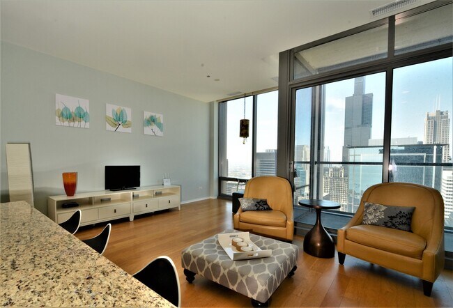 Photo - 65 E Monroe St Unidad 4503