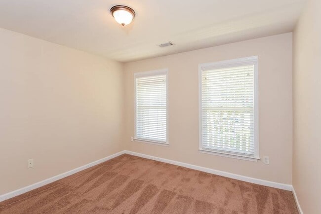 Photo - 1320 Martins Down Dr SE