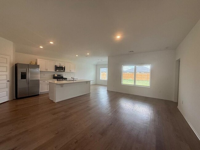Photo - 16213 Maroon Dr