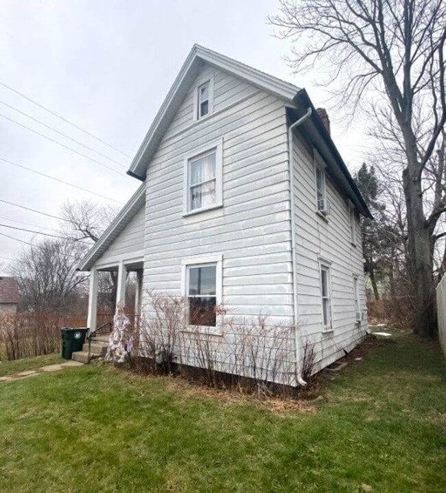 Photo - 1801 3rd St SE