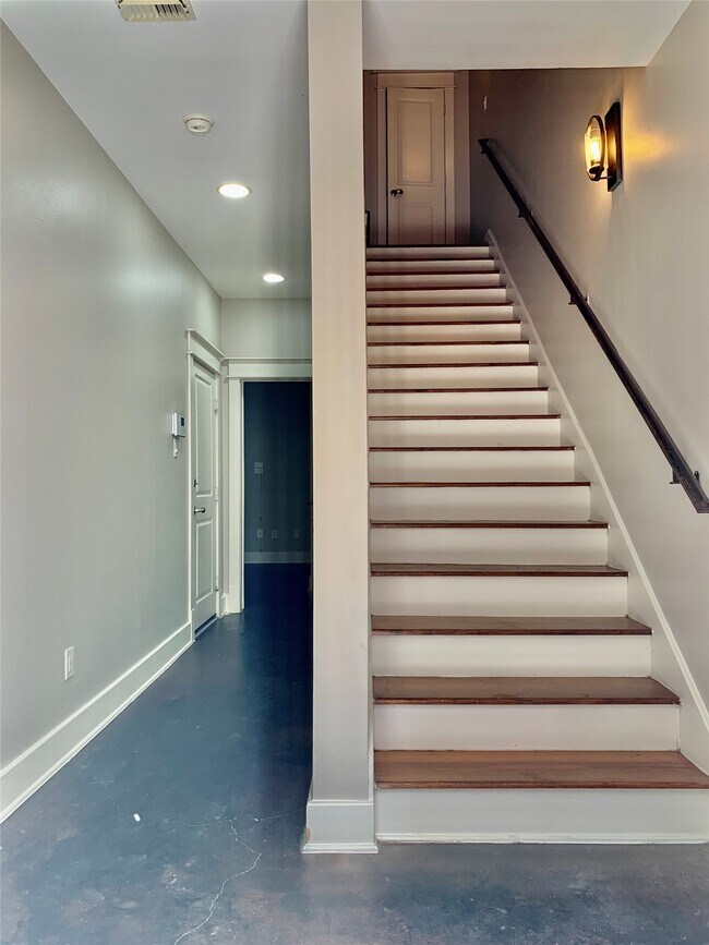 Photo - 5305 Nett St