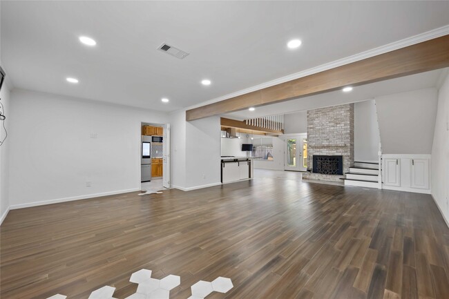 Photo - 6210 Gladewell Dr