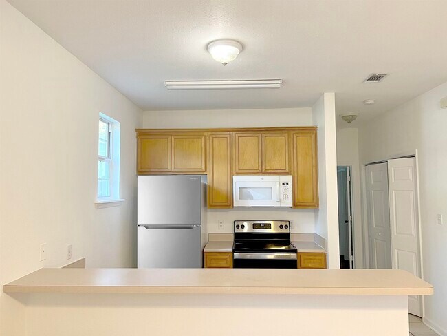 Photo - 924 Ashburn Dr Townhome