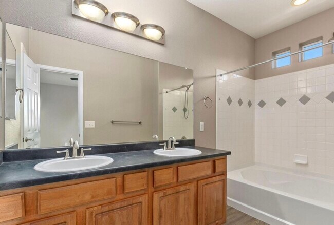 Photo - 2862 Kansas Dr