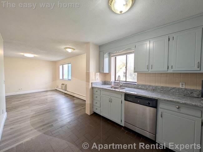 Building Photo - 86 Newbury St Unit #6