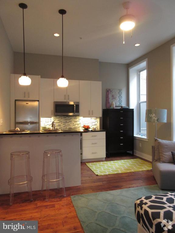 Building Photo - 126 S 16th St Unit 2R Rental